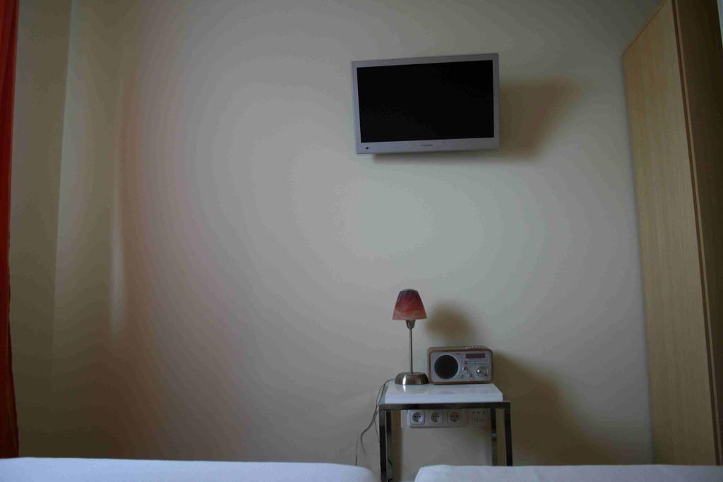 Uebernachtung Bei Michael - Ferienwohnung Росток Номер фото