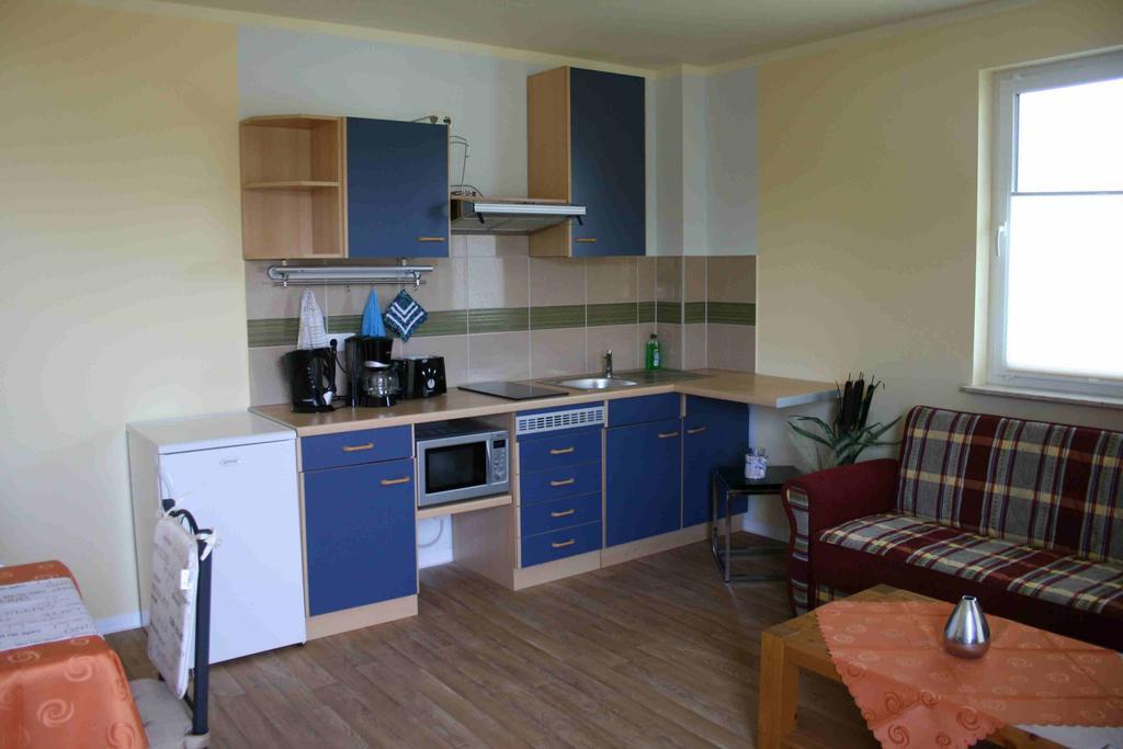Uebernachtung Bei Michael - Ferienwohnung Росток Экстерьер фото